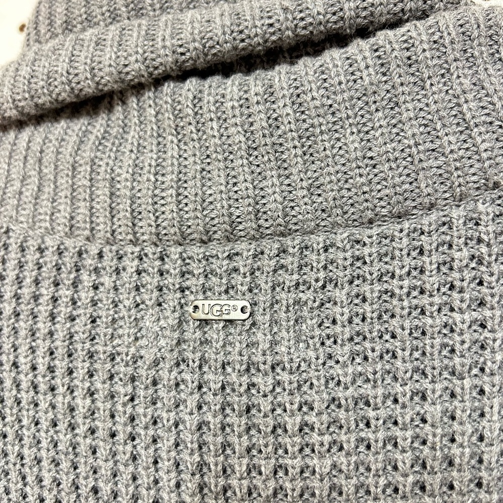 Ugg Cowl Neck Short Sleeve Sweater - Picture 8 of 8